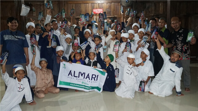 Menyalurkan kebutuhan alat mandi serta kebersihan diri bagi Santri Yatim Dhuafa Penghafal Qur'an