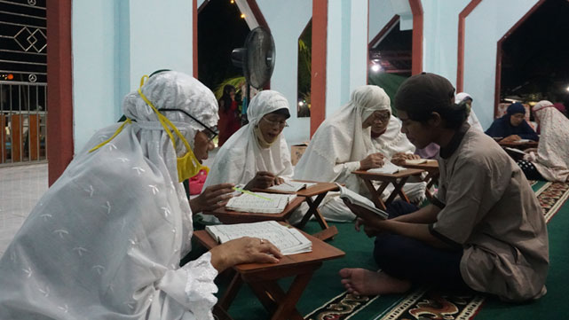 kampung-qurani-Kampung-quranesia-lansia