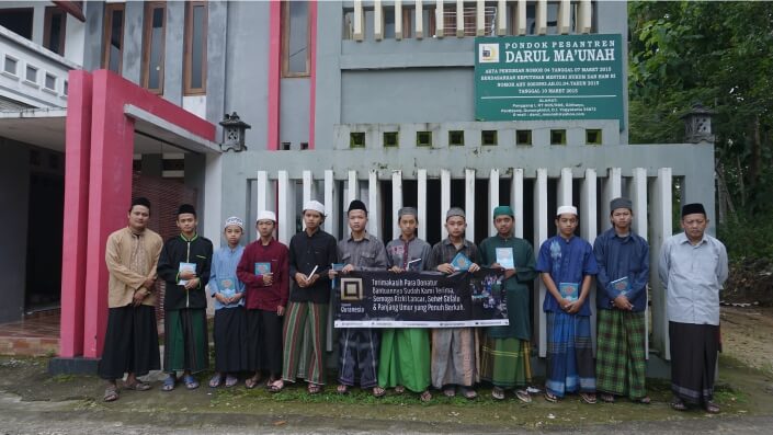 yayasan quranesia, penghafal alquran, sedekah makan dan donasi, quranesia, penghafal al-quran, alquran, al-quran, Selamatkan Indonesia Dengan Al-Quran
